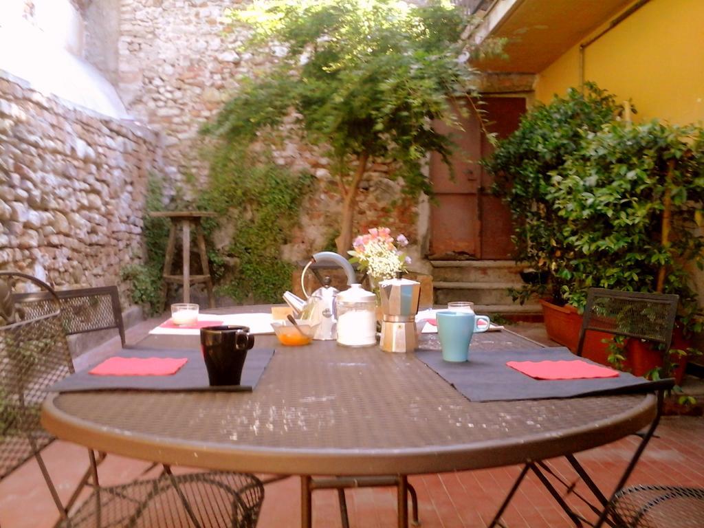 Bed and Breakfast Il Cortiletto Dei Capperi Gassino Torinese Exterior foto